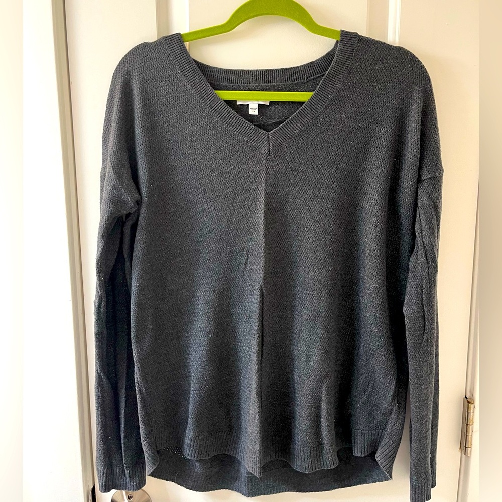 Grey sweater. Size M